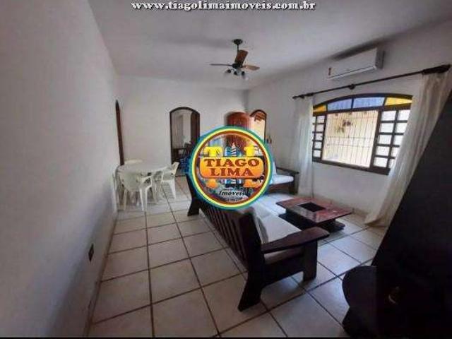 Casa / Sobrado para Venda em Caraguatatuba/SP Praia Aruan 3 Quartos