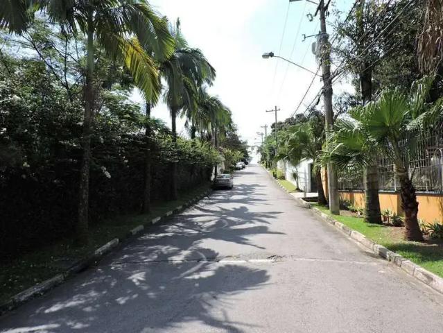 Casa / Sobrado para Venda em Carapicuíba/SP Chácara dos Lagos 4 Quartos