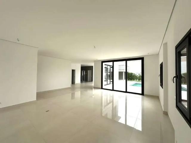 Casa / Sobrado para Venda em Carapicuíba/SP Granja Viana 4 Quartos