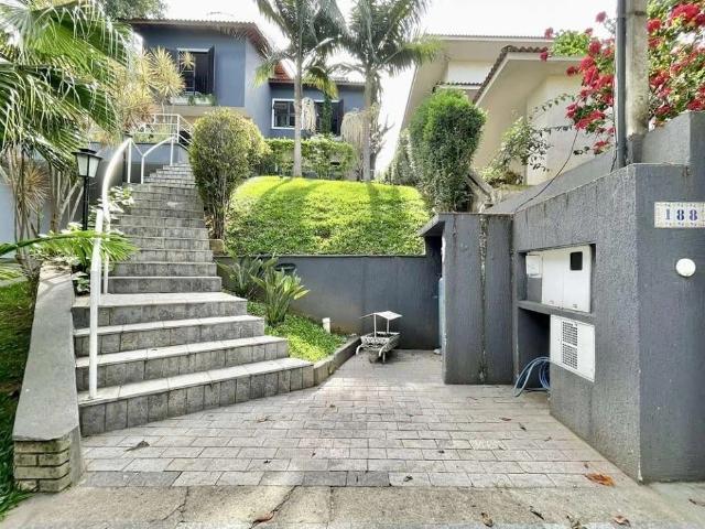 Casa / Sobrado para Venda em Carapicuíba/SP Residencial Euroville 4 Quartos