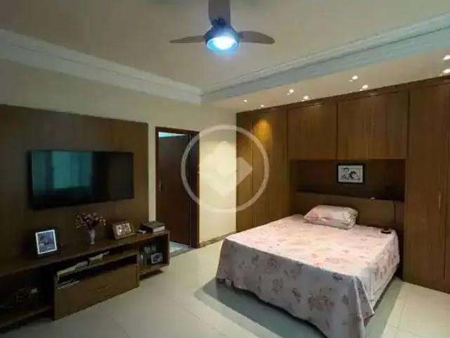 Casa / Sobrado para Venda em Caratinga/MG Rodoviários 4 Quartos