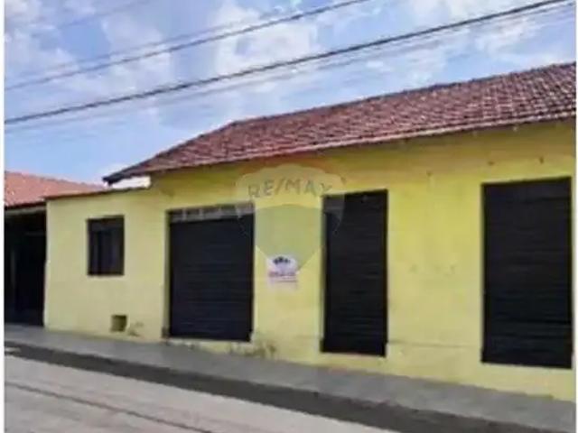 Casa / Sobrado para Venda em Careaçu/MG Centro 2 Quartos