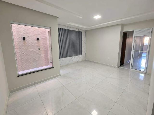 Casa / Sobrado para Venda em Carira/SE Centro 3 Quartos