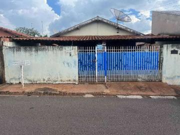 Casa / Sobrado para Venda em Castilho/SP Centro 3 Quartos