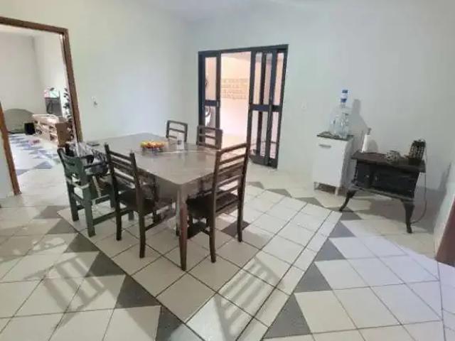 Casa / Sobrado para Venda em Cascavel/PR Morumbi 4 Quartos