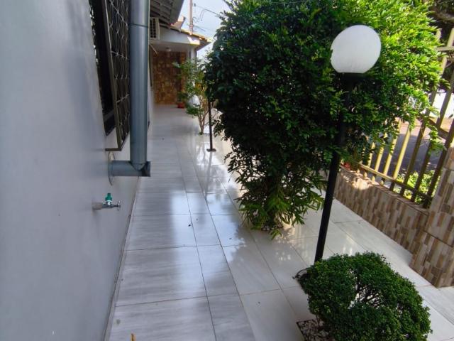 Casa / Sobrado para Venda em Cascavel/PR Neva 4 Quartos