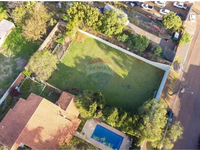 Casa / Sobrado para Venda em Cascavel/PR Neva 4 Quartos