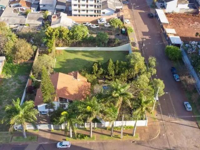 Casa / Sobrado para Venda em Cascavel/PR Neva 4 Quartos