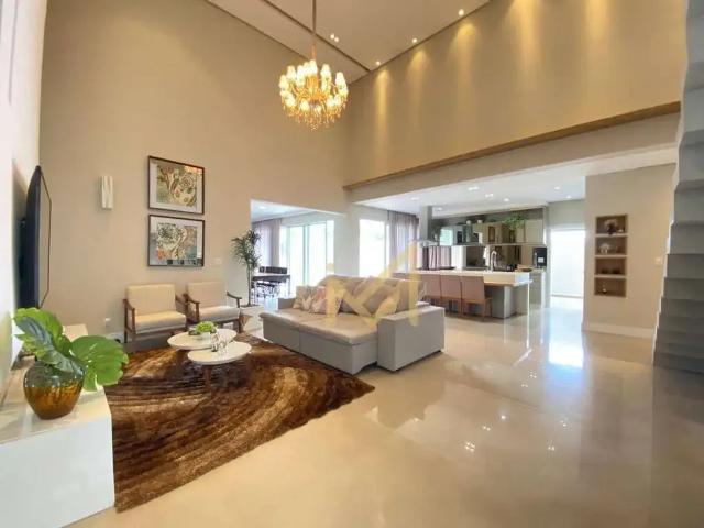 Casa / Sobrado para Venda em Cascavel/PR Centro 4 Quartos