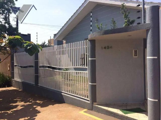 Casa / Sobrado para Venda em Cascavel/PR Centro 3 Quartos