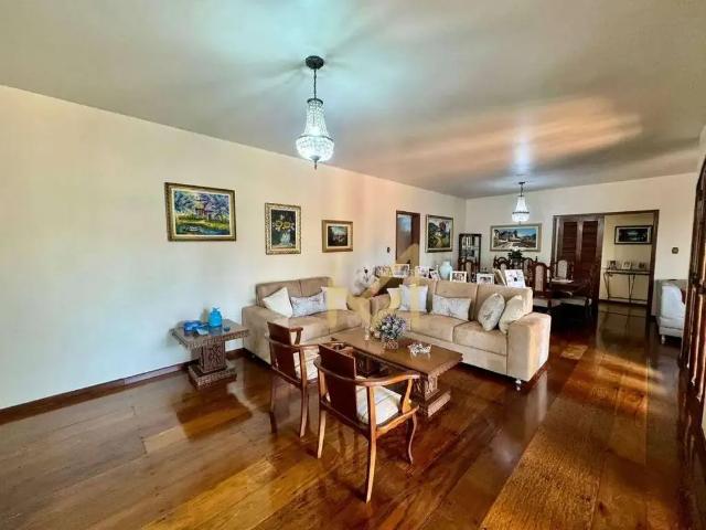 Casa / Sobrado para Venda em Cascavel/PR Centro 3 Quartos