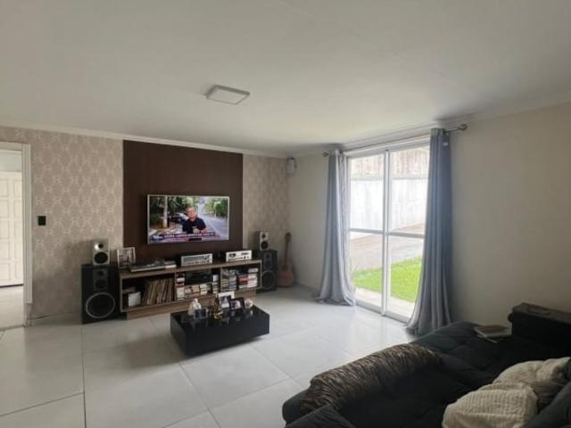 Casa / Sobrado para Venda em Cascavel/PR Coqueiral 1 Quartos