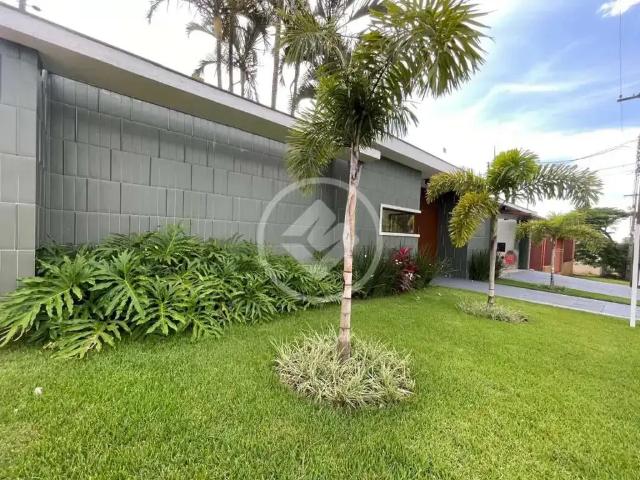 Casa / Sobrado para Venda em Cascavel/PR Country 5 Quartos