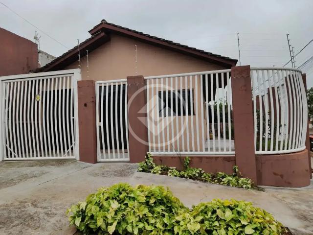 Casa / Sobrado para Venda em Cascavel/PR Floresta 2 Quartos
