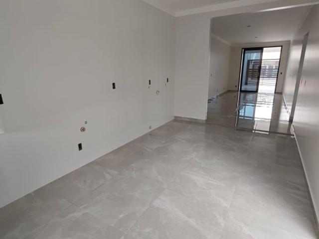 Casa / Sobrado para Venda em Cascavel/PR Floresta 2 Quartos