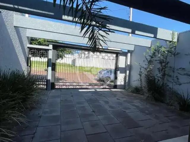 Casa / Sobrado para Venda em Cascavel/PR Recanto Tropical 3 Quartos