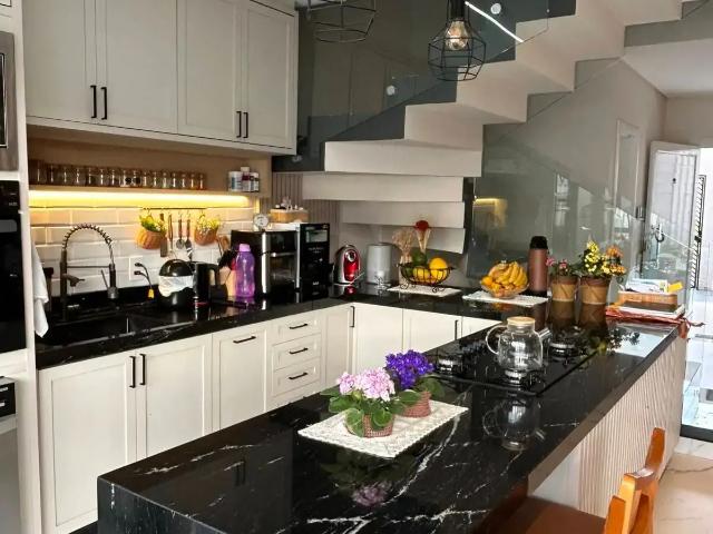 Casa / Sobrado para Venda em Cascavel/PR Recanto Tropical 2 Quartos