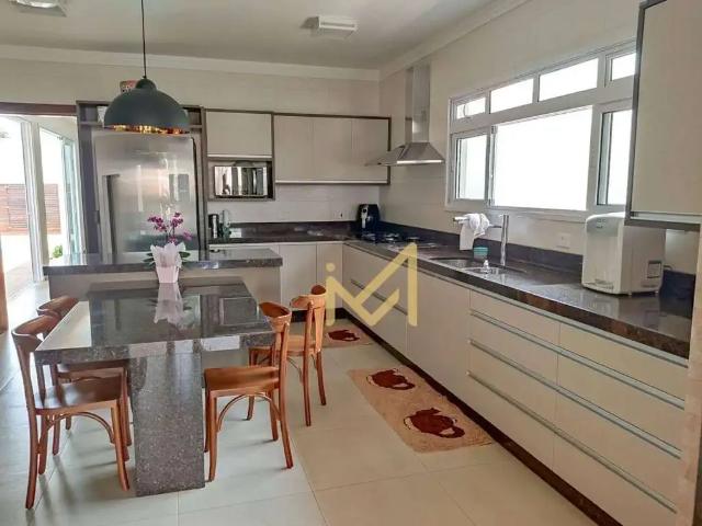 Casa / Sobrado para Venda em Cascavel/PR Recanto Tropical 4 Quartos