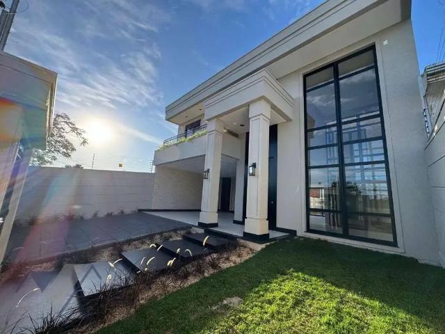 Casa / Sobrado para Venda em Cascavel/PR Região do Lago 4 Quartos