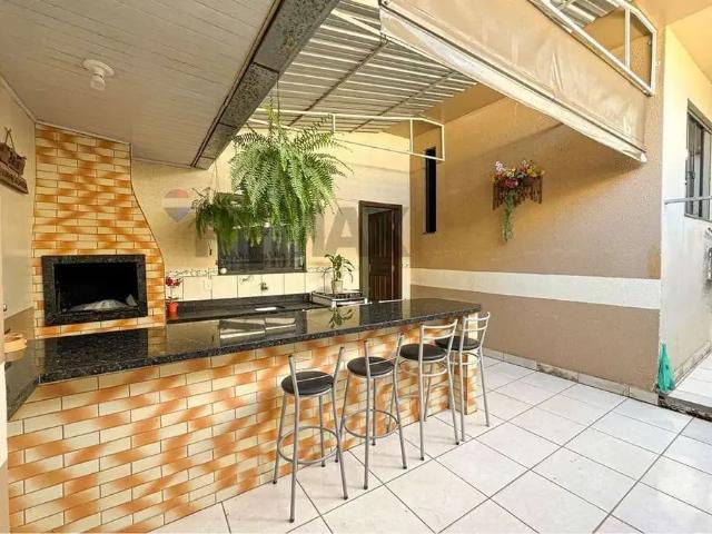 Casa / Sobrado para Venda em Cascavel/PR Região do Lago 4 Quartos