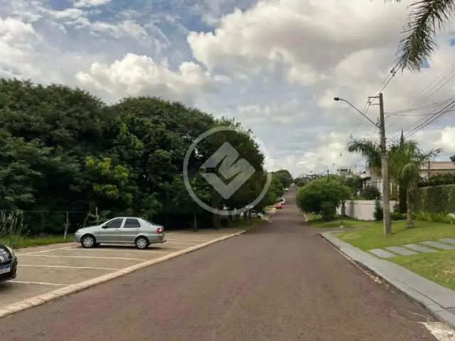 Casa / Sobrado para Venda em Cascavel/PR Região do Lago 4 Quartos