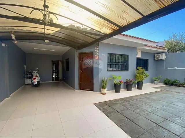 Casa / Sobrado para Venda em Cascavel/PR Santa Felicidade 4 Quartos
