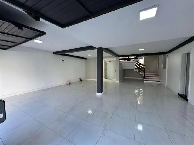 Casa / Sobrado para Venda em Caxias do Sul/RS Cinqüentenário 5 Quartos