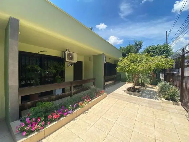 Casa / Sobrado para Venda em Caxias do Sul/RS Cruzeiro 5 Quartos