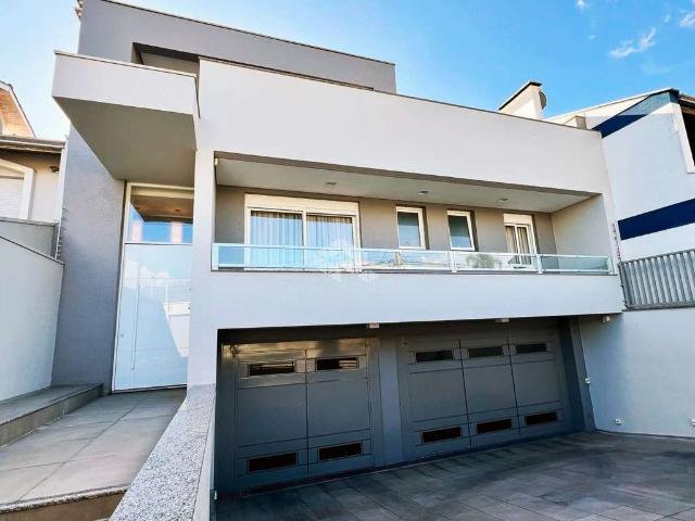 Casa / Sobrado para Venda em Caxias do Sul/RS Bela Vista 3 Quartos