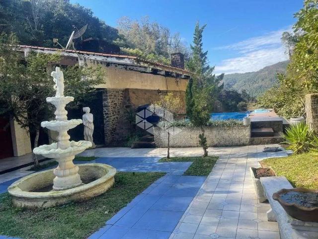 Casa / Sobrado para Venda em Caxias do Sul/RS Galópolis 5 Quartos