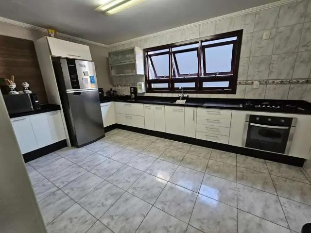 Casa / Sobrado para Venda em Caxias do Sul/RS De Lazzer 3 Quartos