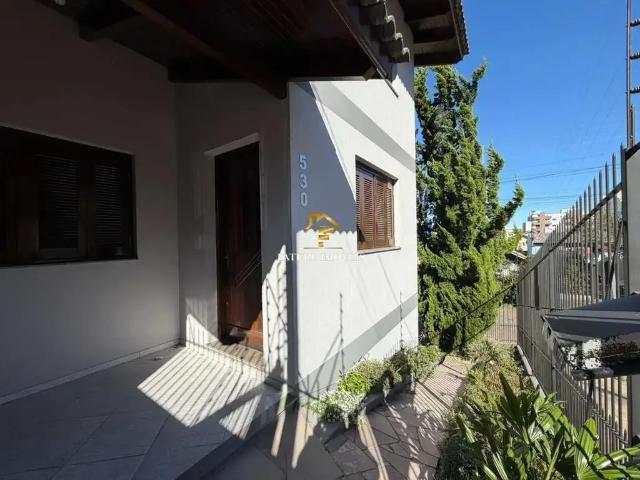 Casa / Sobrado para Venda em Caxias do Sul/RS De Lazzer 3 Quartos