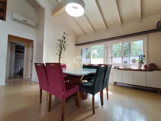 Casa / Sobrado para Venda em Caxias do Sul/RS Desvio Rizzo 4 Quartos