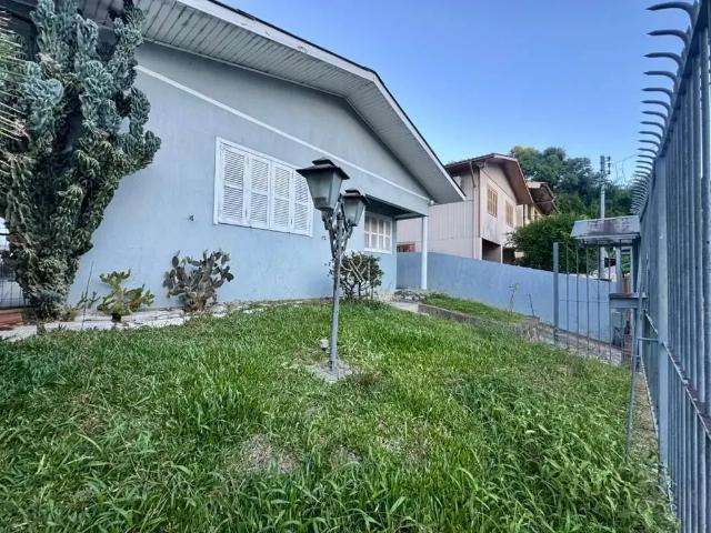 Casa / Sobrado para Venda em Caxias do Sul/RS Jardelino Ramos 4 Quartos