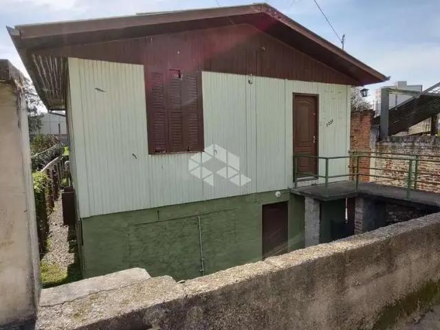 Casa / Sobrado para Venda em Caxias do Sul/RS Sagrada Família 3 Quartos