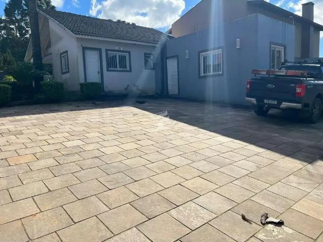 Casa / Sobrado para Venda em Caxias do Sul/RS Samuara 4 Quartos