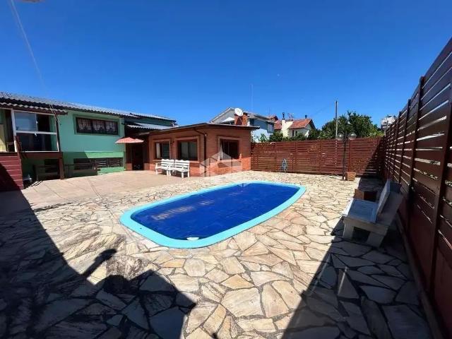 Casa / Sobrado para Venda em Caxias do Sul/RS Santa Catarina 2 Quartos
