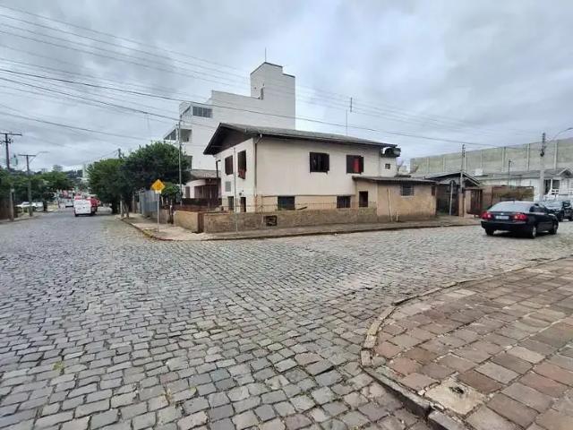 Casa / Sobrado para Venda em Caxias do Sul/RS Santa Catarina 5 Quartos