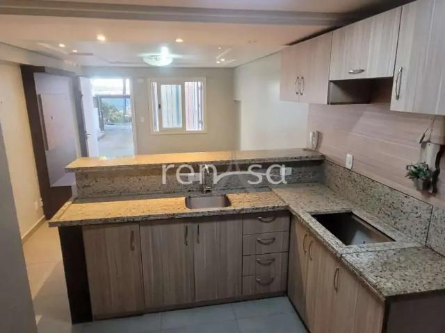 Casa / Sobrado para Venda em Caxias do Sul/RS Santa Lúcia 3 Quartos