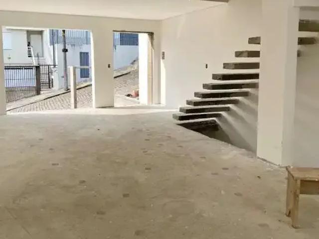 Casa / Sobrado para Venda em Caxias do Sul/RS Santa Lúcia 3 Quartos