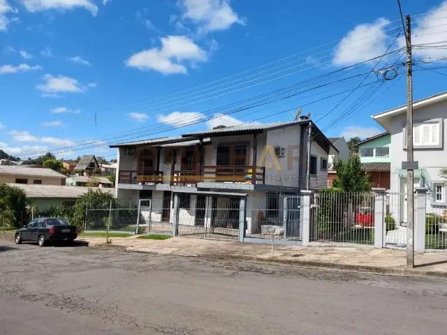 Casa / Sobrado para Venda em Caxias do Sul/RS Santa Lúcia 5 Quartos
