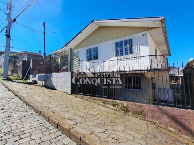 Casa / Sobrado para Venda em Caxias do Sul/RS Serrano 8 Quartos