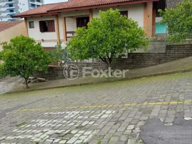 Casa / Sobrado para Venda em Caxias do Sul/RS Panazzolo 3 Quartos