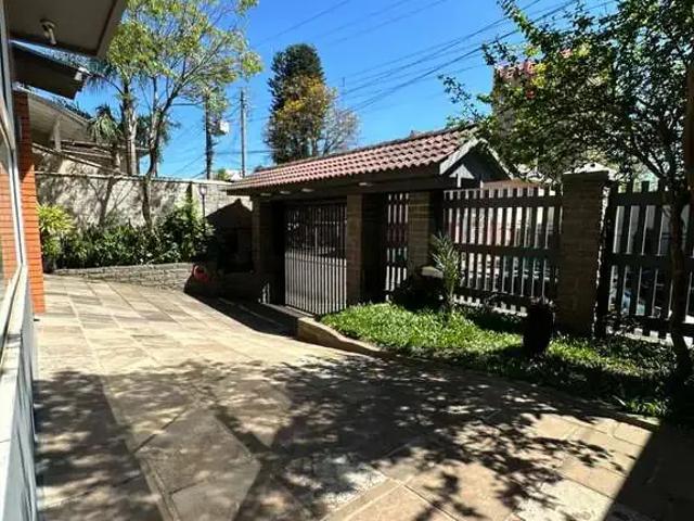 Casa / Sobrado para Venda em Caxias do Sul/RS Panazzolo 3 Quartos