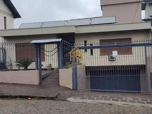Casa / Sobrado para Venda em Caxias do Sul/RS Petrópolis 4 Quartos