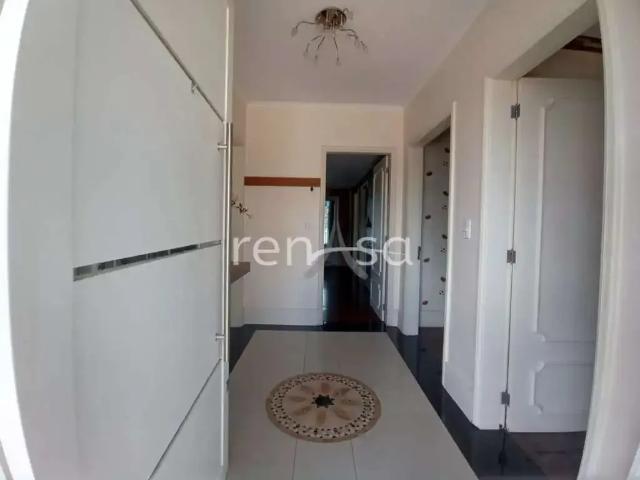 Casa / Sobrado para Venda em Caxias do Sul/RS Petrópolis 4 Quartos