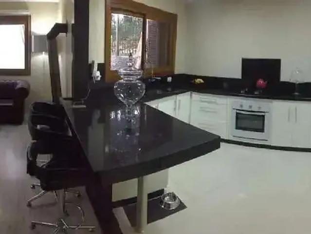 Casa / Sobrado para Venda em Caxias do Sul/RS Petrópolis 3 Quartos