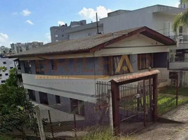 Casa / Sobrado para Venda em Caxias do Sul/RS Petrópolis 3 Quartos