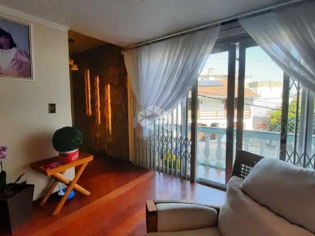 Casa / Sobrado para Venda em Caxias do Sul/RS Pio X 4 Quartos