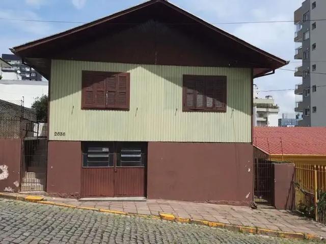 Casa / Sobrado para Venda em Caxias do Sul/RS Pio X 5 Quartos